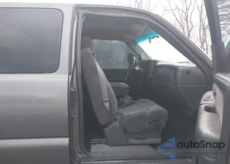 2002 Chevrolet Silverado 2500Hd Ls z USA, uszkodzony, nr VIN 1GCHK29U72Z127082